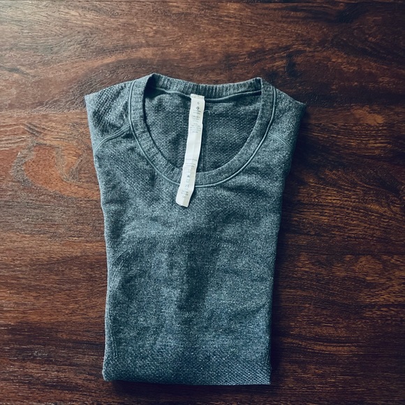 LULULEMON Swiftly Tech Top - Picture 3 of 6